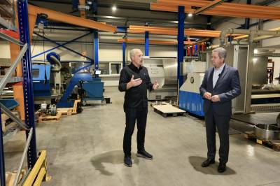 Firmenchef Ludwig Steinmetz stellt sein Unternehmen vor.