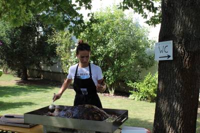 Team "Peter Hebauer" bei der Essensausgabe