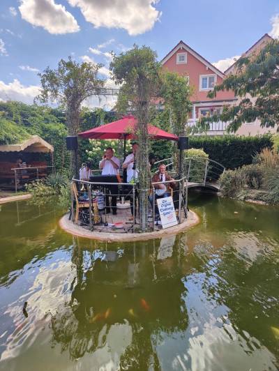 Fr Unterhaltung sorgten die Bltenweg Jazzer aus Bensheim.