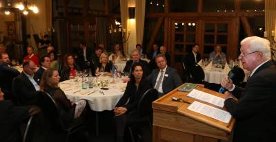 Interessierte Mitglieder der MIT Bergstra�e.  